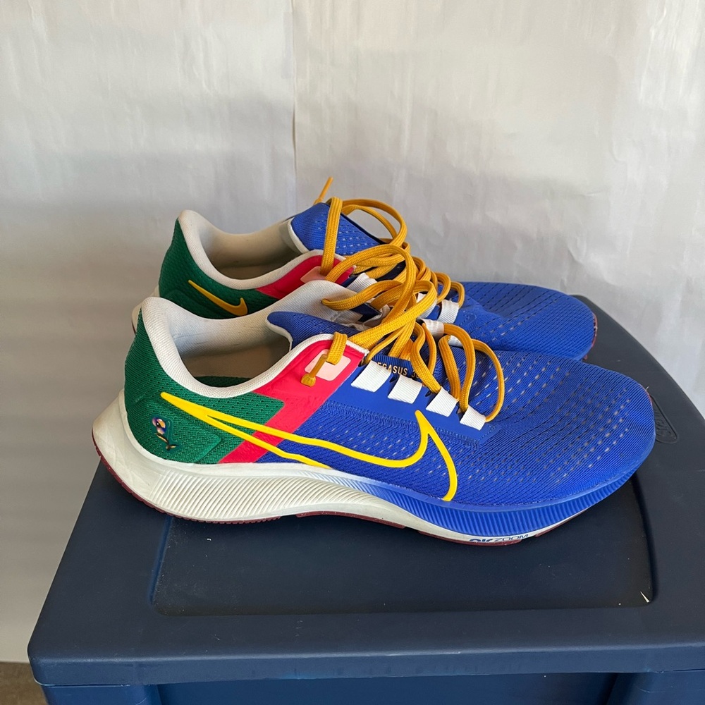 Men’s Nike Air Zoom Pegasus 38 A.I.R Jordan Moss- Style number - DO7763-400 - Picture 2 of 7